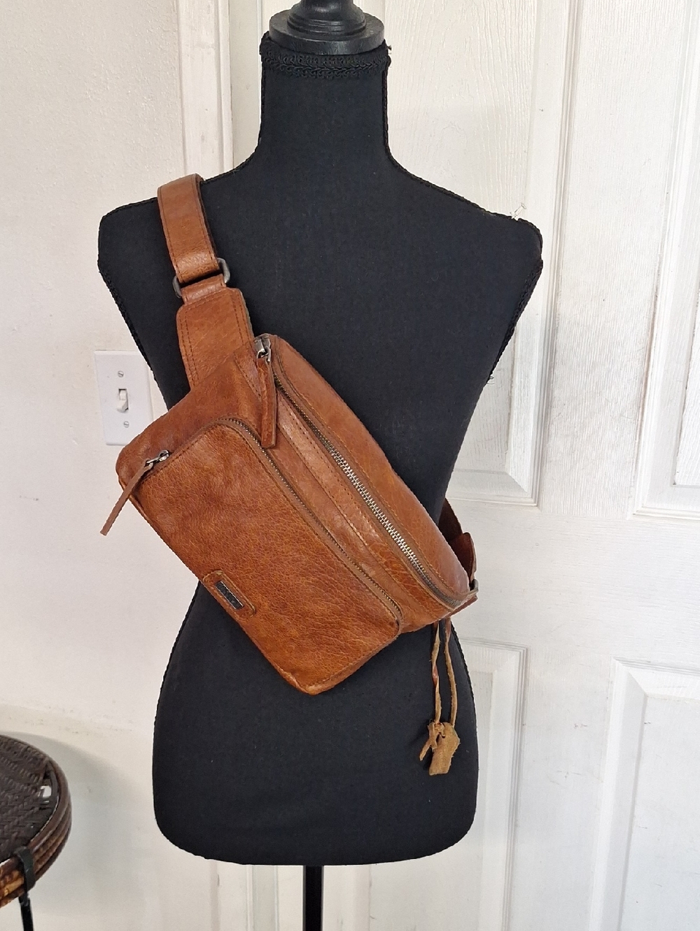 Spikes & Sparrow Genuine Leather Waist Belt Bag Crossbody